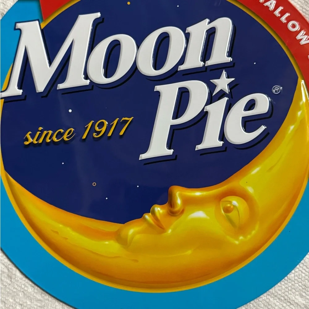 Wall Decor‎ Sign - Moon Pie